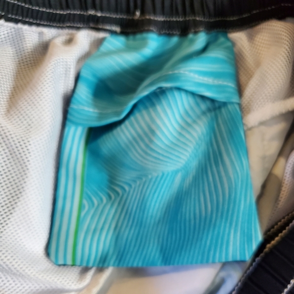 NWT Men's XXL Swim Trunks - Picture 4 of 5